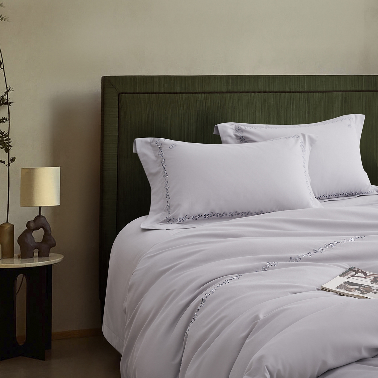 91家纺网 家纺一手货源 找家纺 嘉恋家纺 2025新款东帝兴全棉磨毛绣花四件套-情书系列 情书-蓝灰