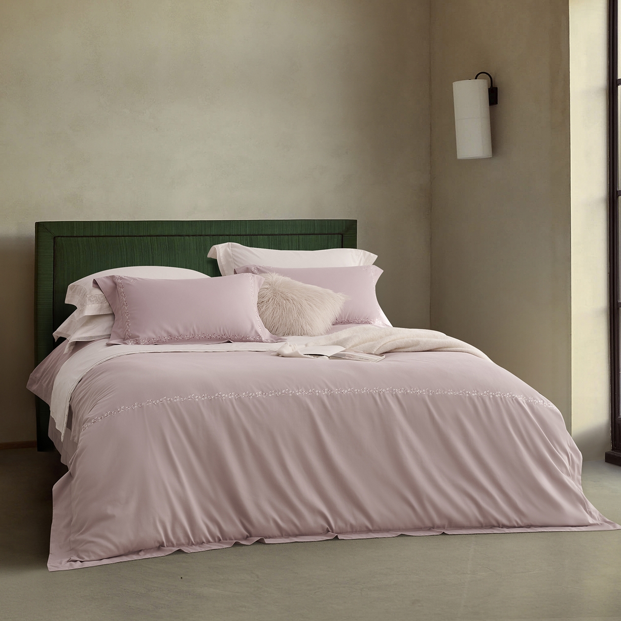 91家纺网 家纺一手货源 找家纺 嘉恋家纺 2025新款东帝兴全棉磨毛绣花四件套-情书系列 情书-豆沙粉