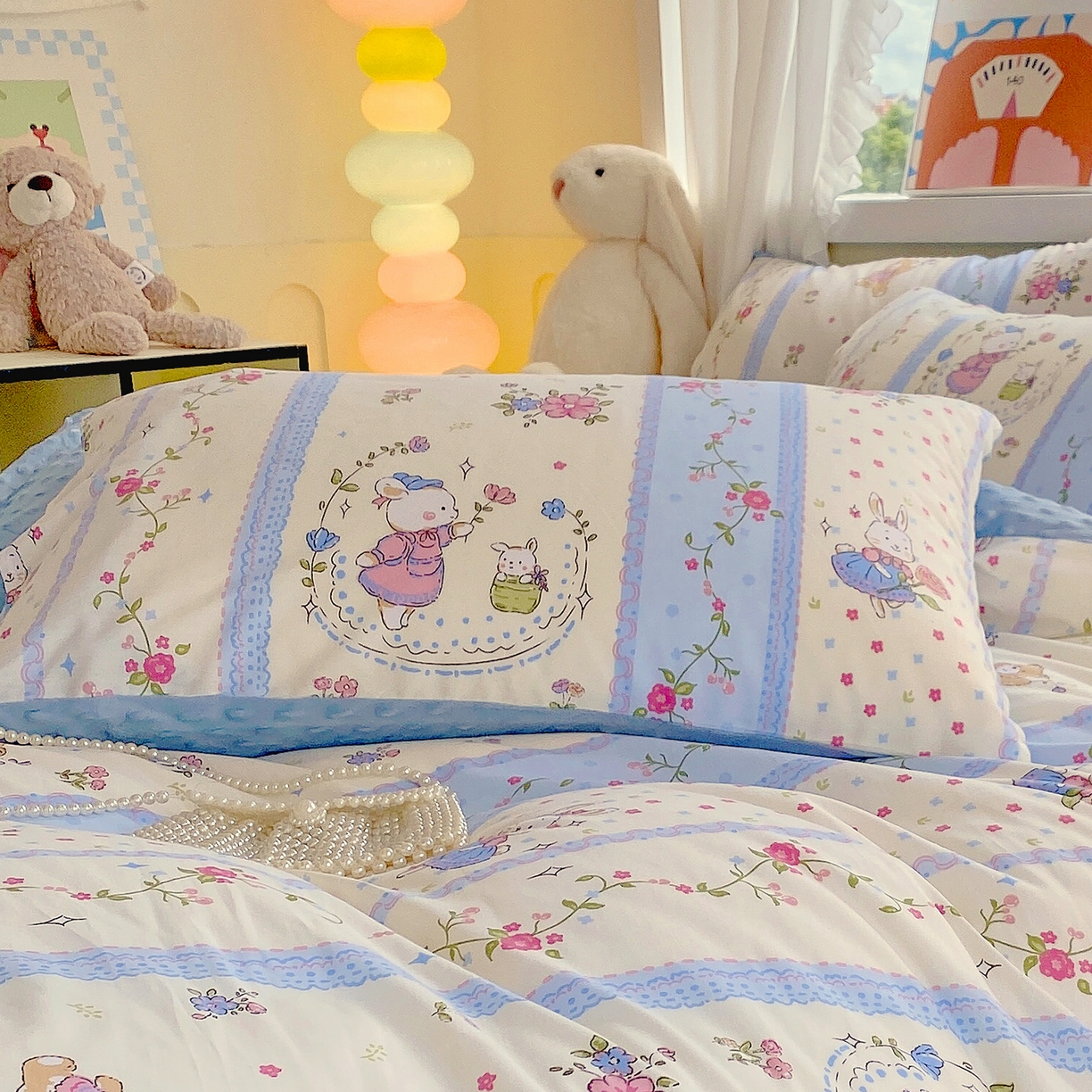 91家纺网 家纺一手货源 找家纺 金鑫汇家纺 2025新款全棉豆豆绒系列单枕套-棉加绒系列 棉加豆豆绒-快乐萌兔