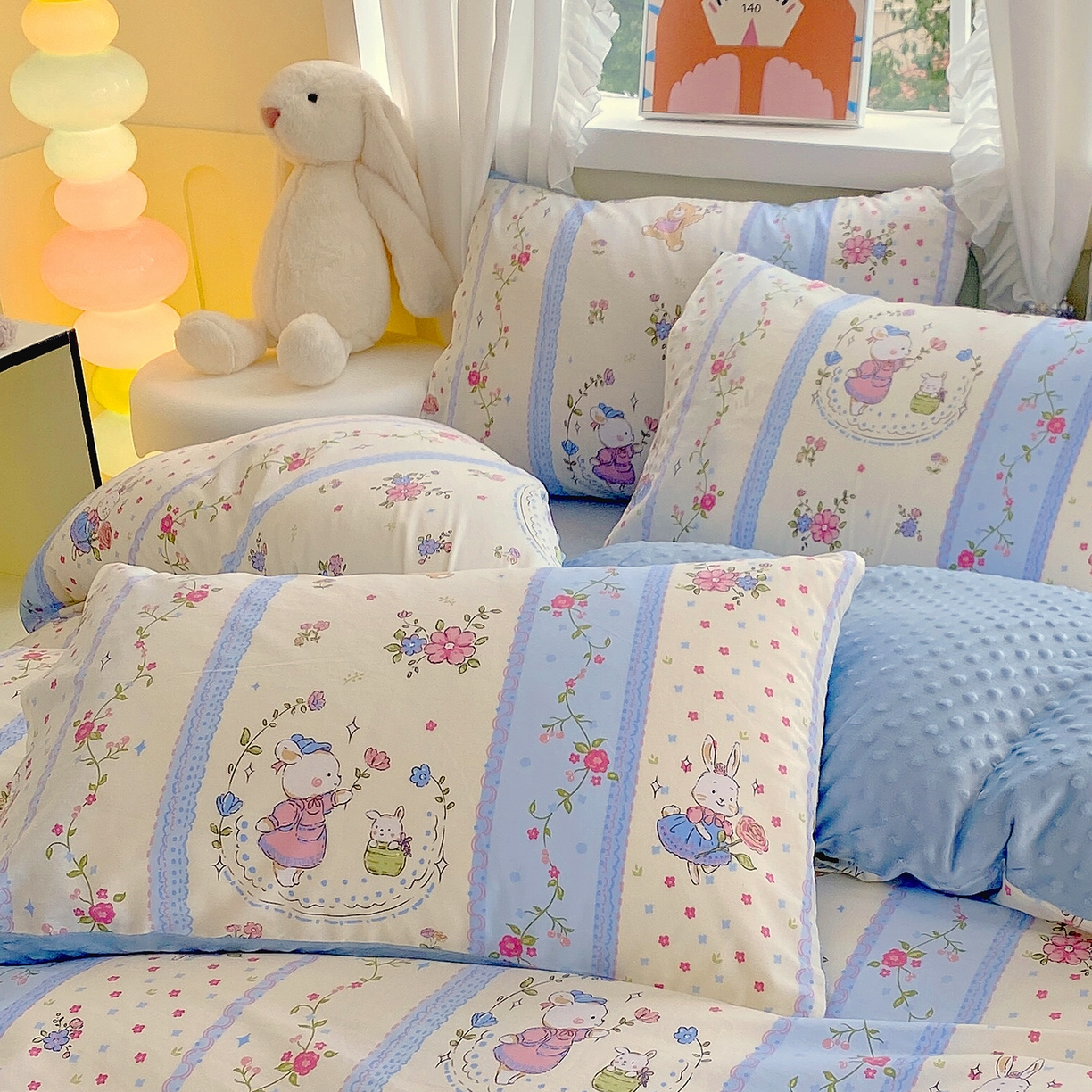 91家纺网 家纺一手货源 找家纺 金鑫汇家纺 2025新款全棉豆豆绒系列单枕套-棉加绒系列 棉加豆豆绒-快乐萌兔