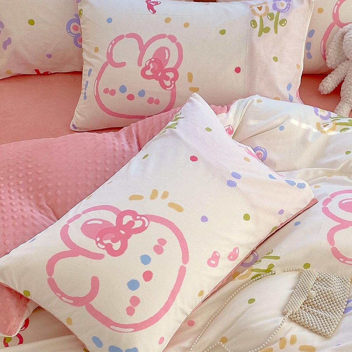 91家纺网 家纺一手货源 找家纺 金鑫汇家纺 2025新款全棉豆豆绒系列单枕套-棉加绒系列 棉加豆豆绒-奇趣小兔