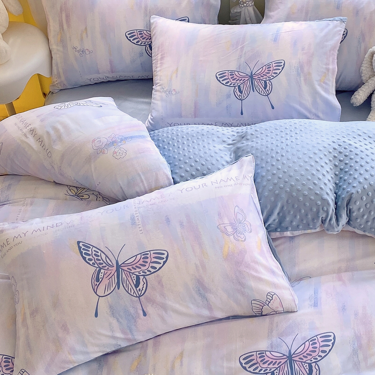 91家纺网 家纺一手货源 找家纺 金鑫汇家纺 2025新款全棉豆豆绒系列单枕套-棉加绒系列 棉加豆豆绒-梦蝶