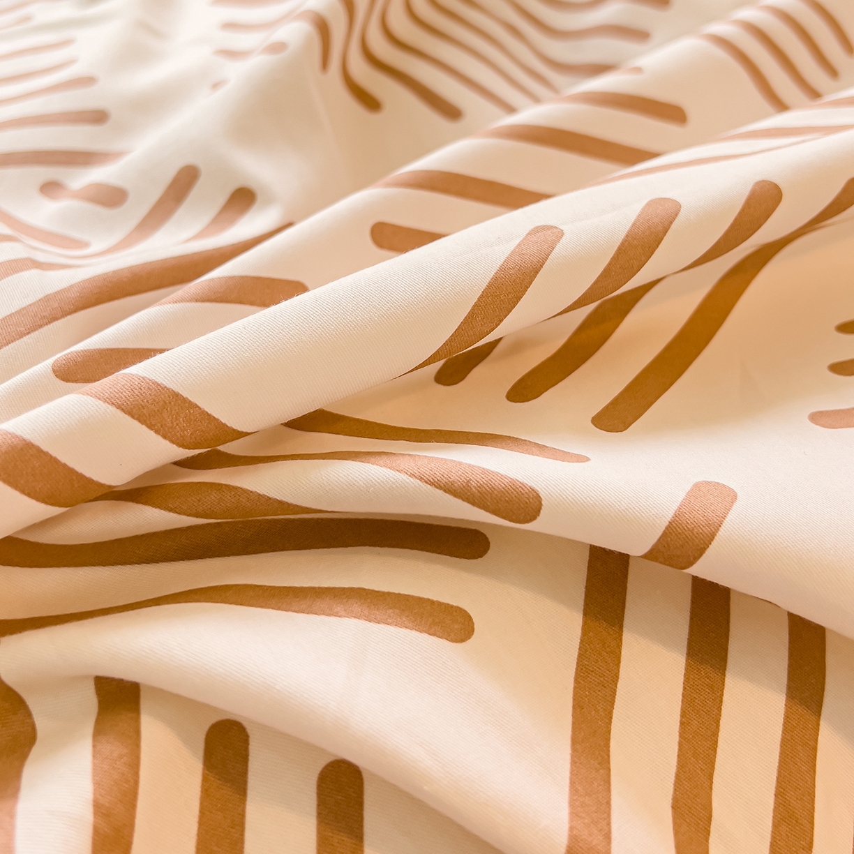 91家纺网 家纺一手货源 找家纺 金鑫汇家纺 2025新款全棉豆豆绒系列单枕套-棉加绒系列 棉加绒-简格卡其