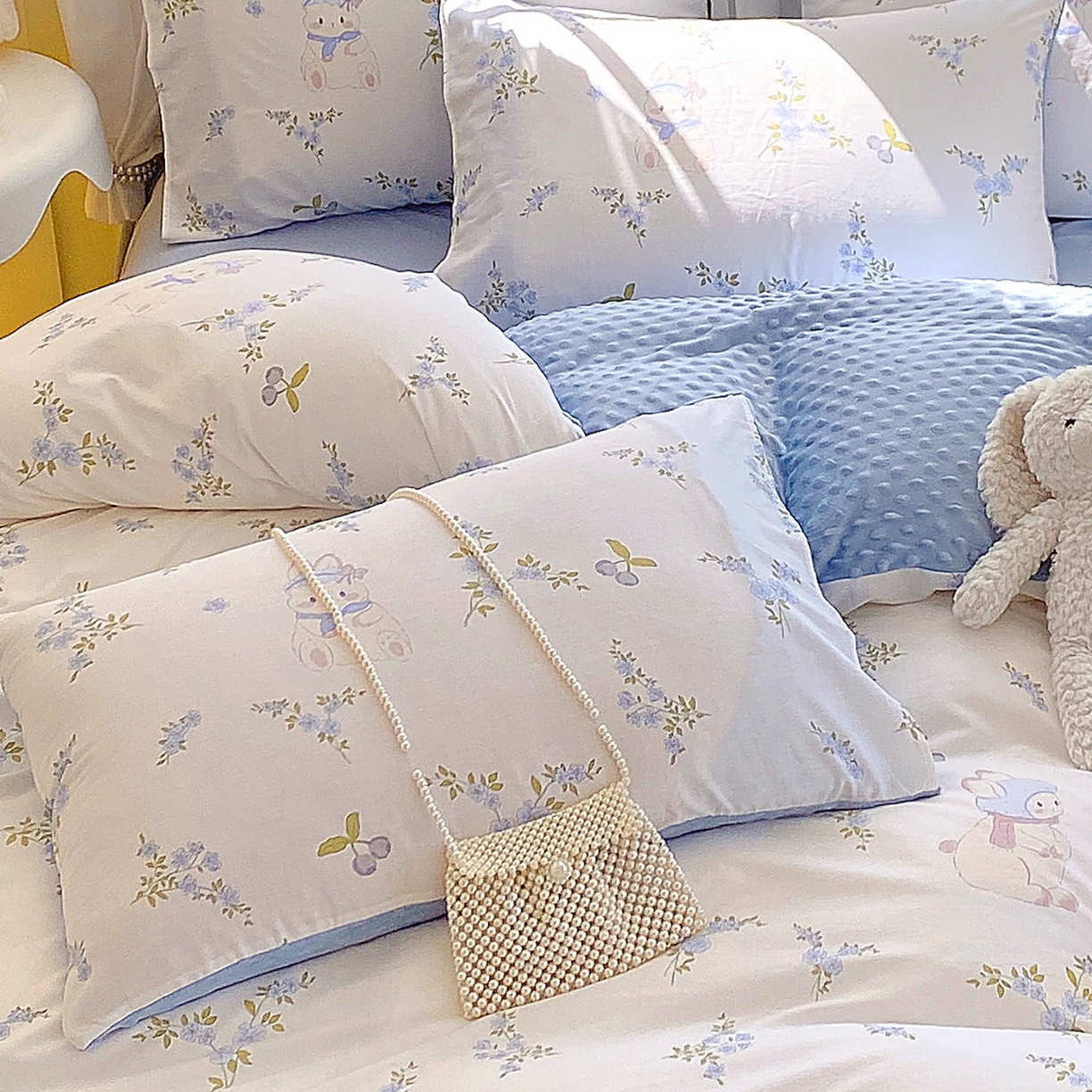 91家纺网 家纺一手货源 找家纺 金鑫汇家纺 2025新款全棉豆豆绒系列单枕套-棉加绒系列 棉加豆豆绒-花丛兔