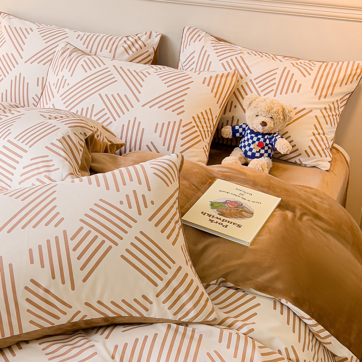 91家纺网 家纺一手货源 找家纺 金鑫汇家纺 2025新款全棉豆豆绒系列单枕套-棉加绒系列 棉加绒-简格卡其