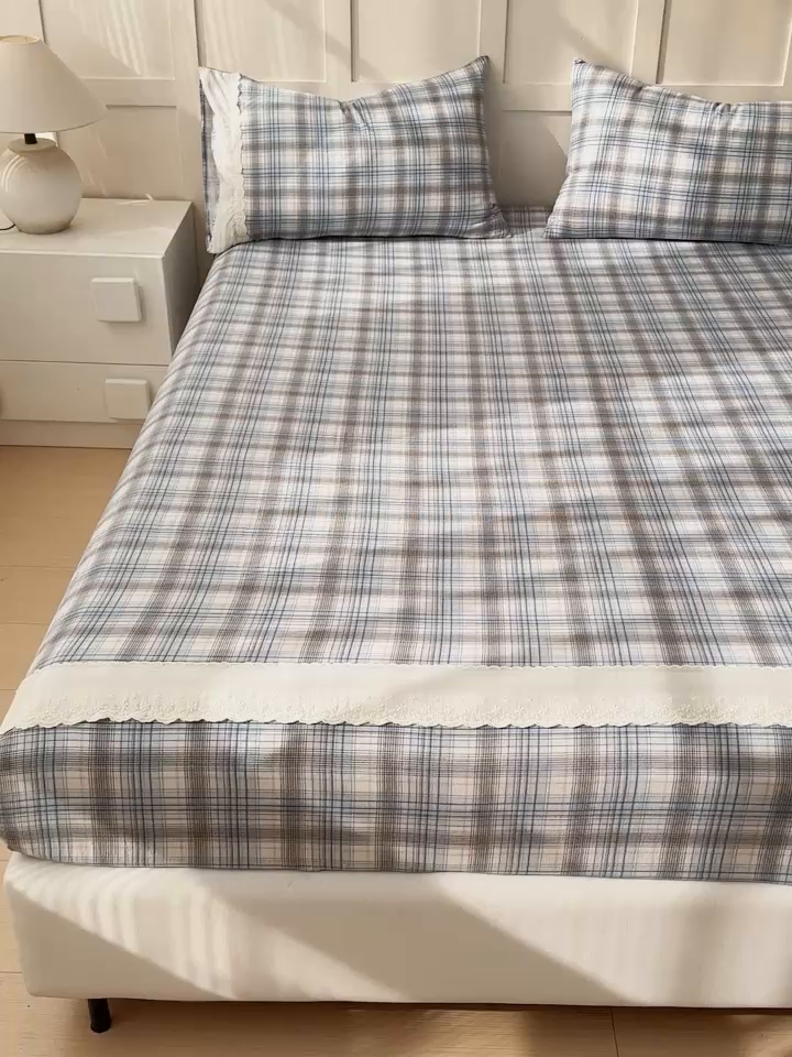 91家纺网 家纺一手货源 找家纺 富阿娜家纺 2026年新款小布袋简约复古花边床笠三件套 雾蓝格序