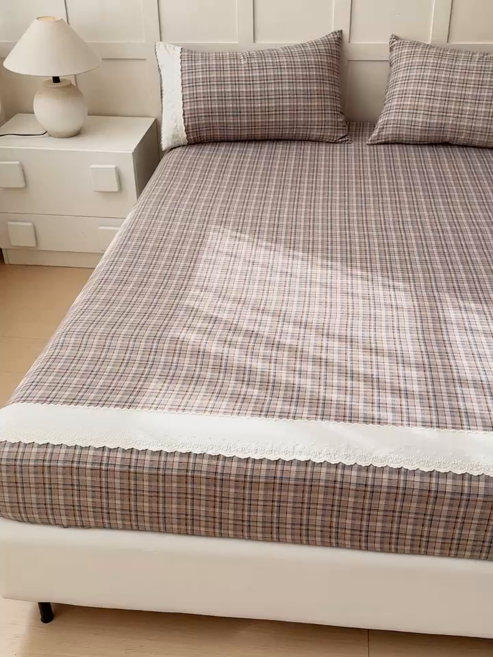 91家纺网 家纺一手货源 找家纺 富阿娜家纺 2026年新款小布袋简约复古花边床笠三件套 浅棕软格