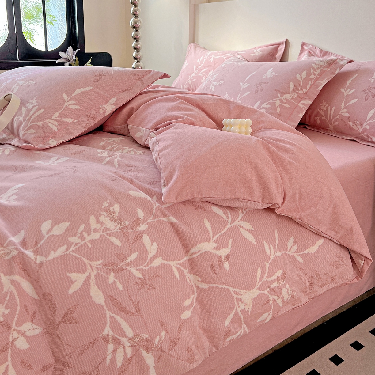 91家纺网 家纺一手货源 找家纺 亿梵家居 2026新款全棉纯棉磨毛四件套 春和景明-粉