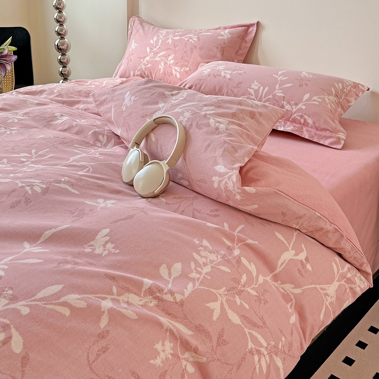 91家纺网 家纺一手货源 找家纺 亿梵家居 2026新款全棉纯棉磨毛四件套 春和景明-粉