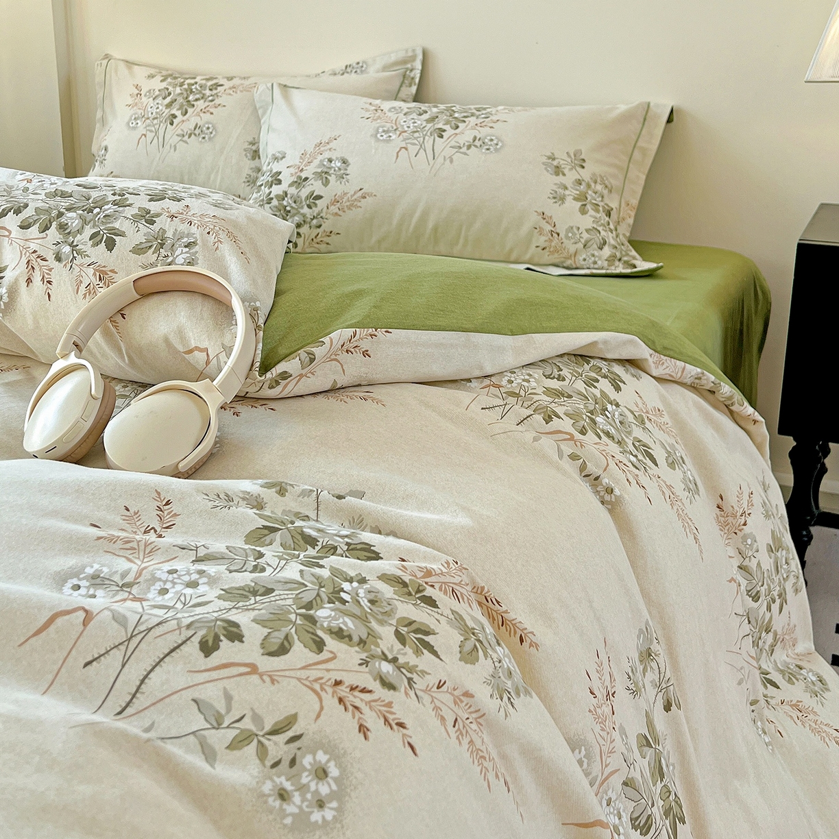 91家纺网 家纺一手货源 找家纺 亿梵家居 2026新款全棉纯棉磨毛四件套 繁花-绿