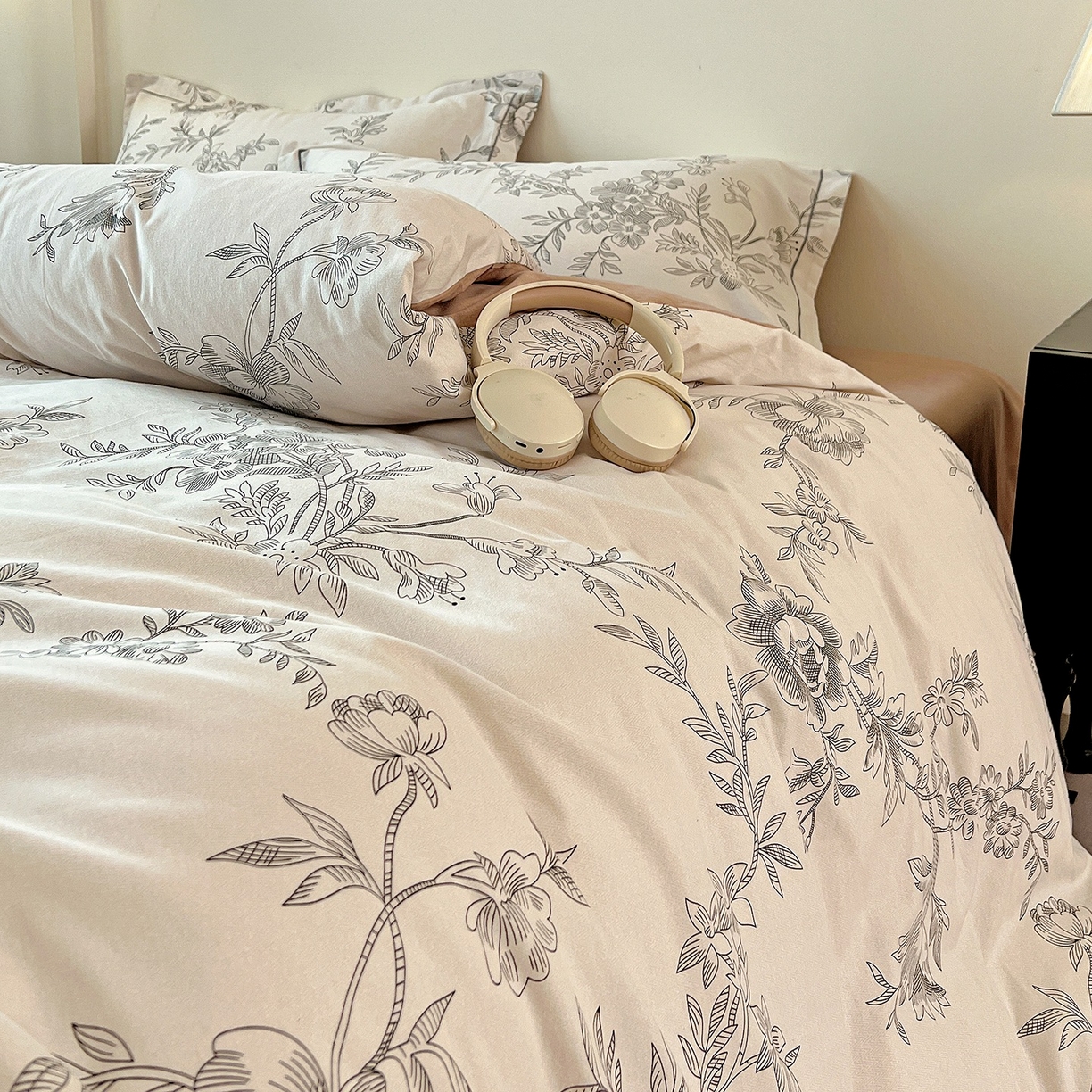 91家纺网 家纺一手货源 找家纺 亿梵家居 2026新款全棉纯棉磨毛四件套 古韵佳人