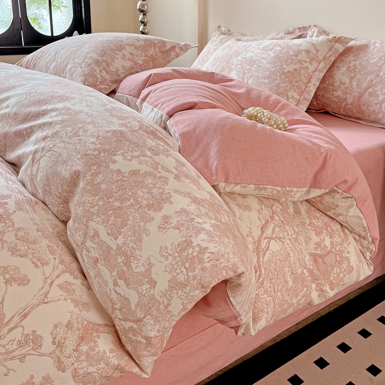 91家纺网 家纺一手货源 找家纺 亿梵家居 2026新款全棉纯棉磨毛四件套 沁语繁花-粉