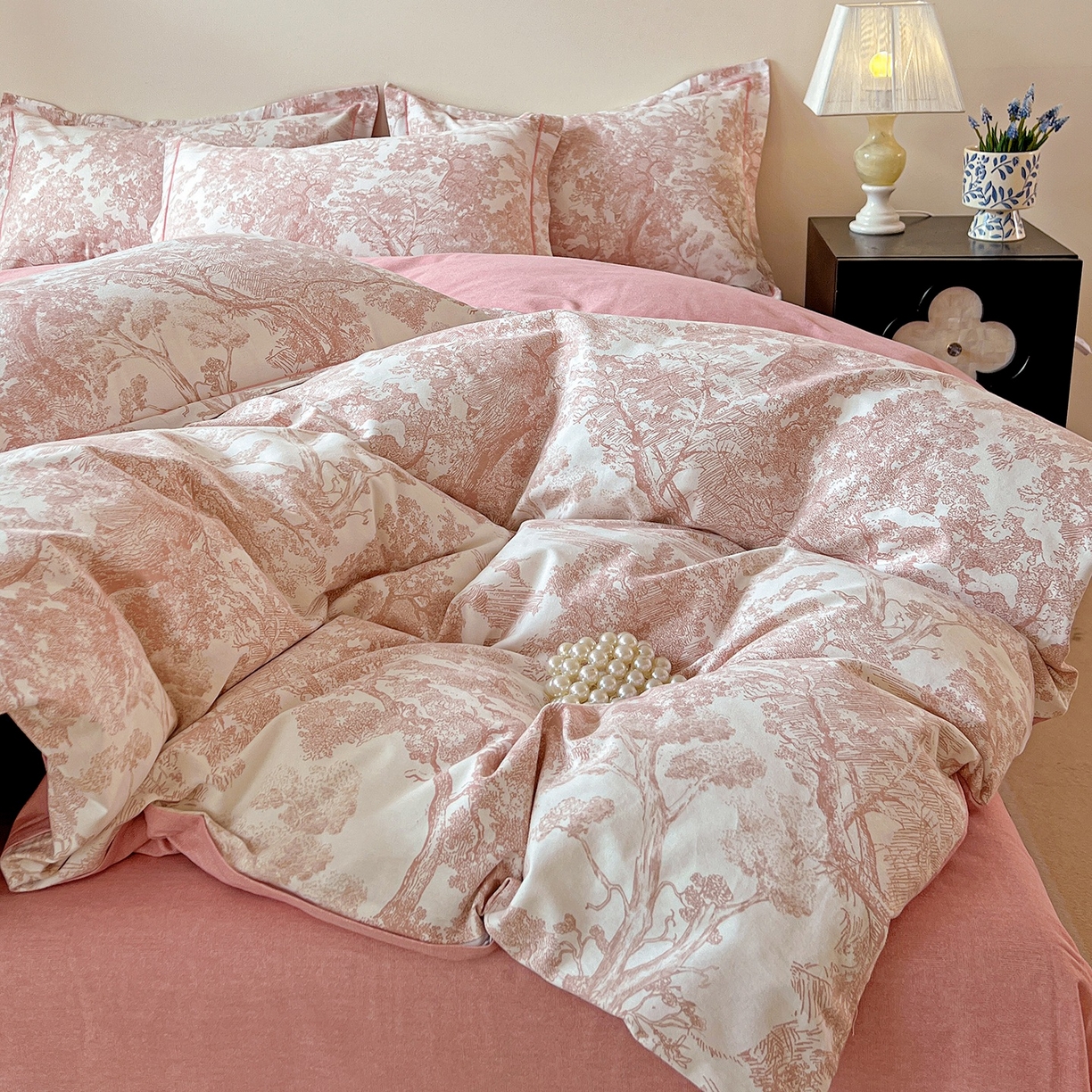 91家纺网 家纺一手货源 找家纺 亿梵家居 2026新款全棉纯棉磨毛四件套 沁语繁花-粉