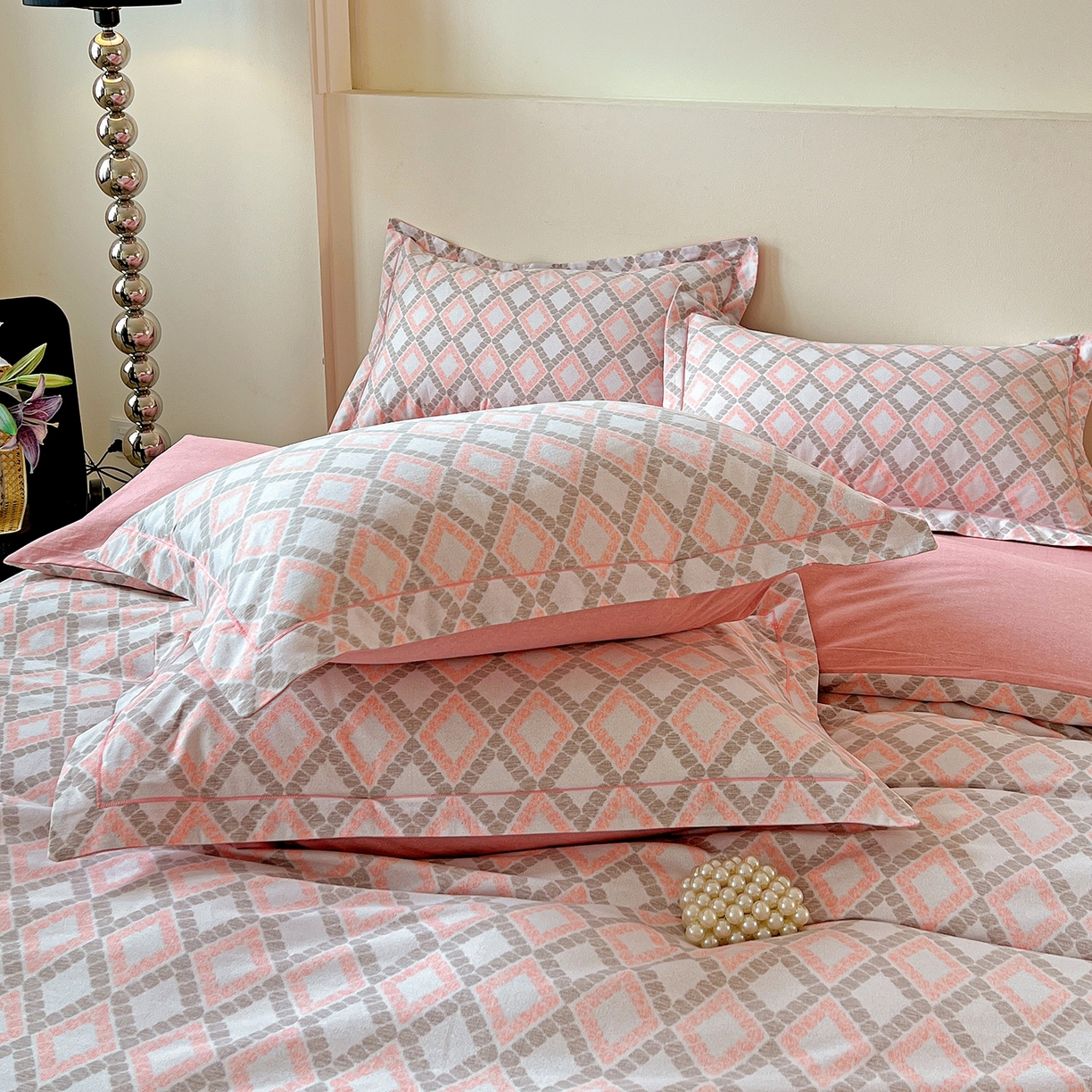 91家纺网 家纺一手货源 找家纺 亿梵家居 2026新款全棉纯棉磨毛四件套 莎莉亚-粉