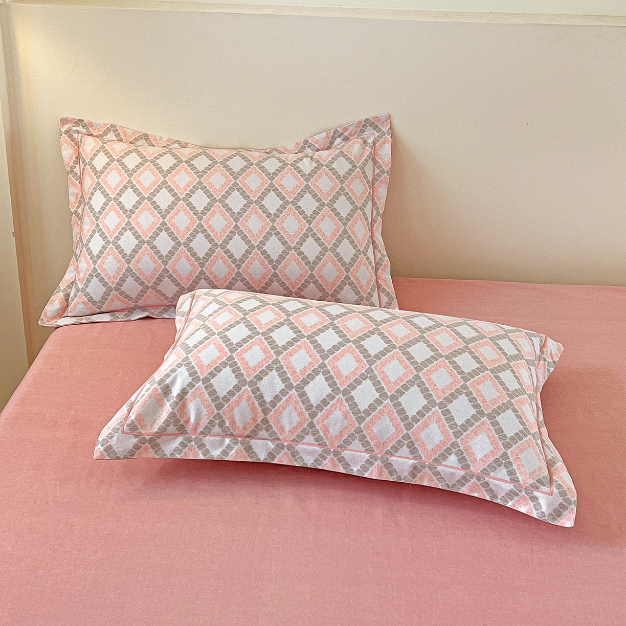 91家纺网 家纺一手货源 找家纺 亿梵家居 2026新款全棉纯棉磨毛四件套 莎莉亚-粉