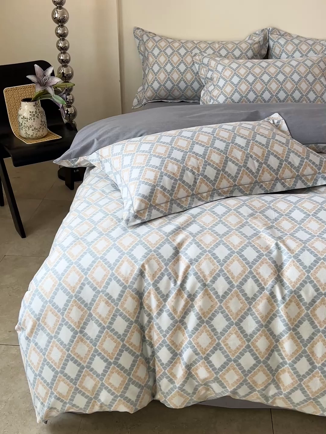 91家纺网 家纺一手货源 找家纺 亿梵家居 2026新款全棉纯棉磨毛四件套 莎莉亚-蓝