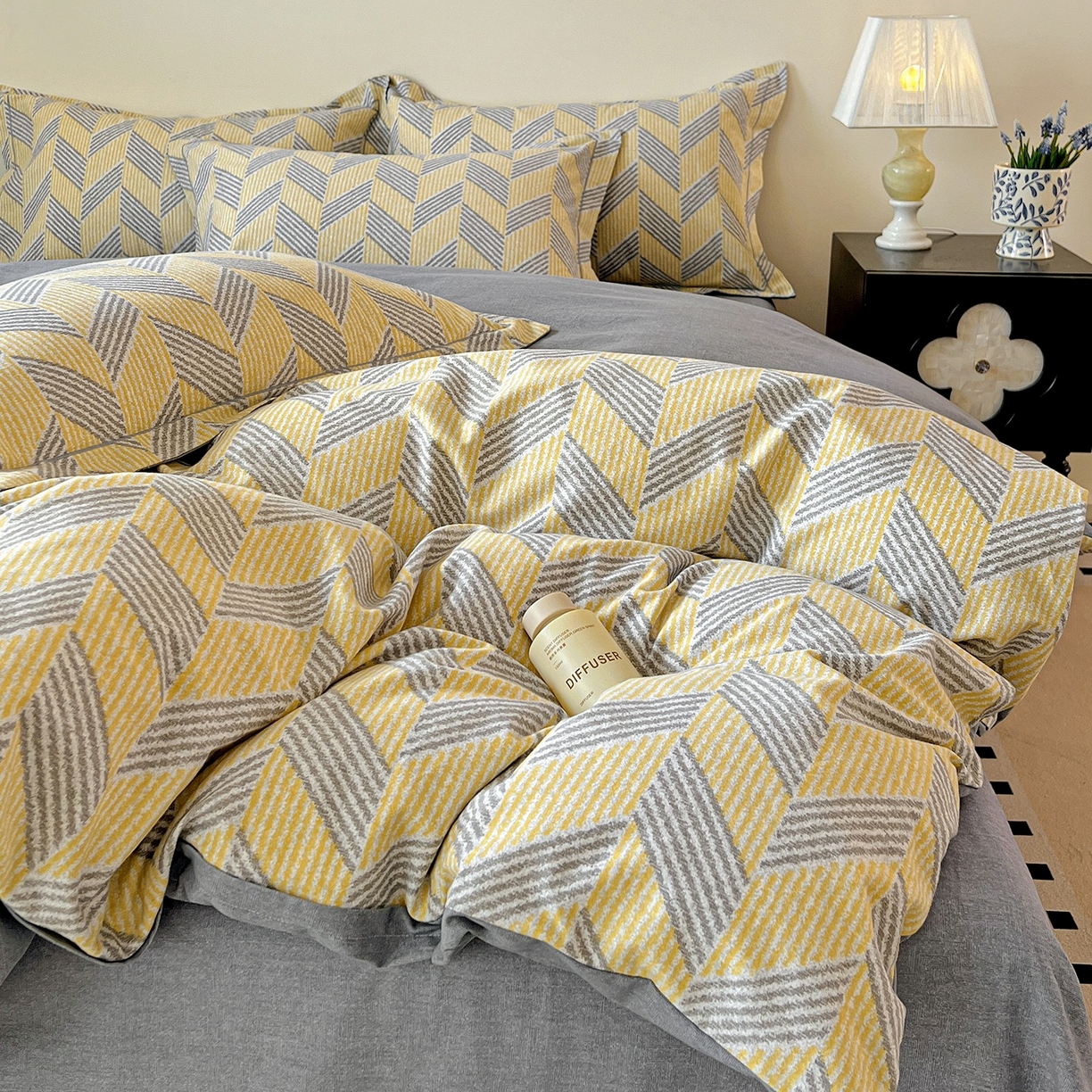 91家纺网 家纺一手货源 找家纺 亿梵家居 2026新款全棉纯棉磨毛四件套 施华洛-灰