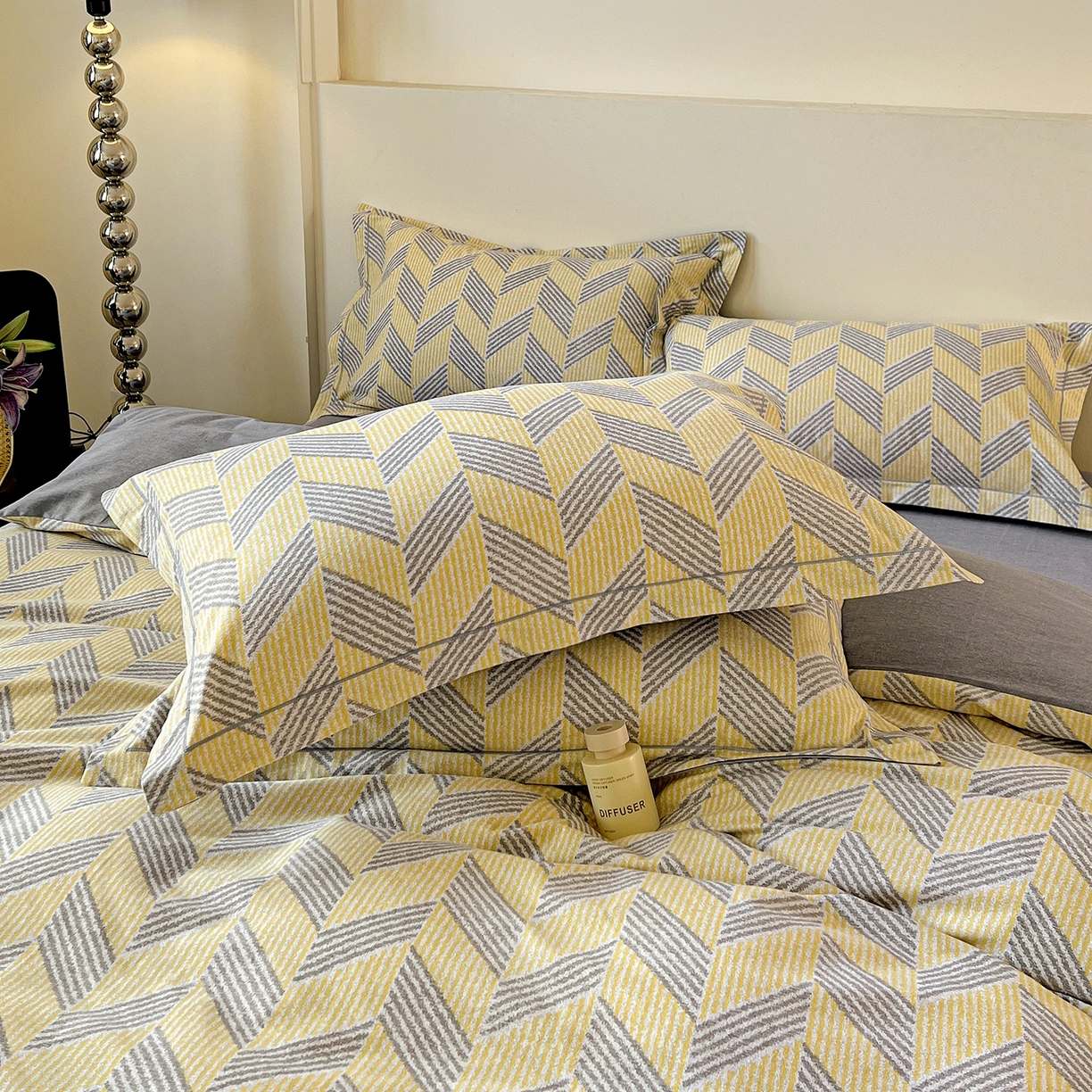 91家纺网 家纺一手货源 找家纺 亿梵家居 2026新款全棉纯棉磨毛四件套 施华洛-灰