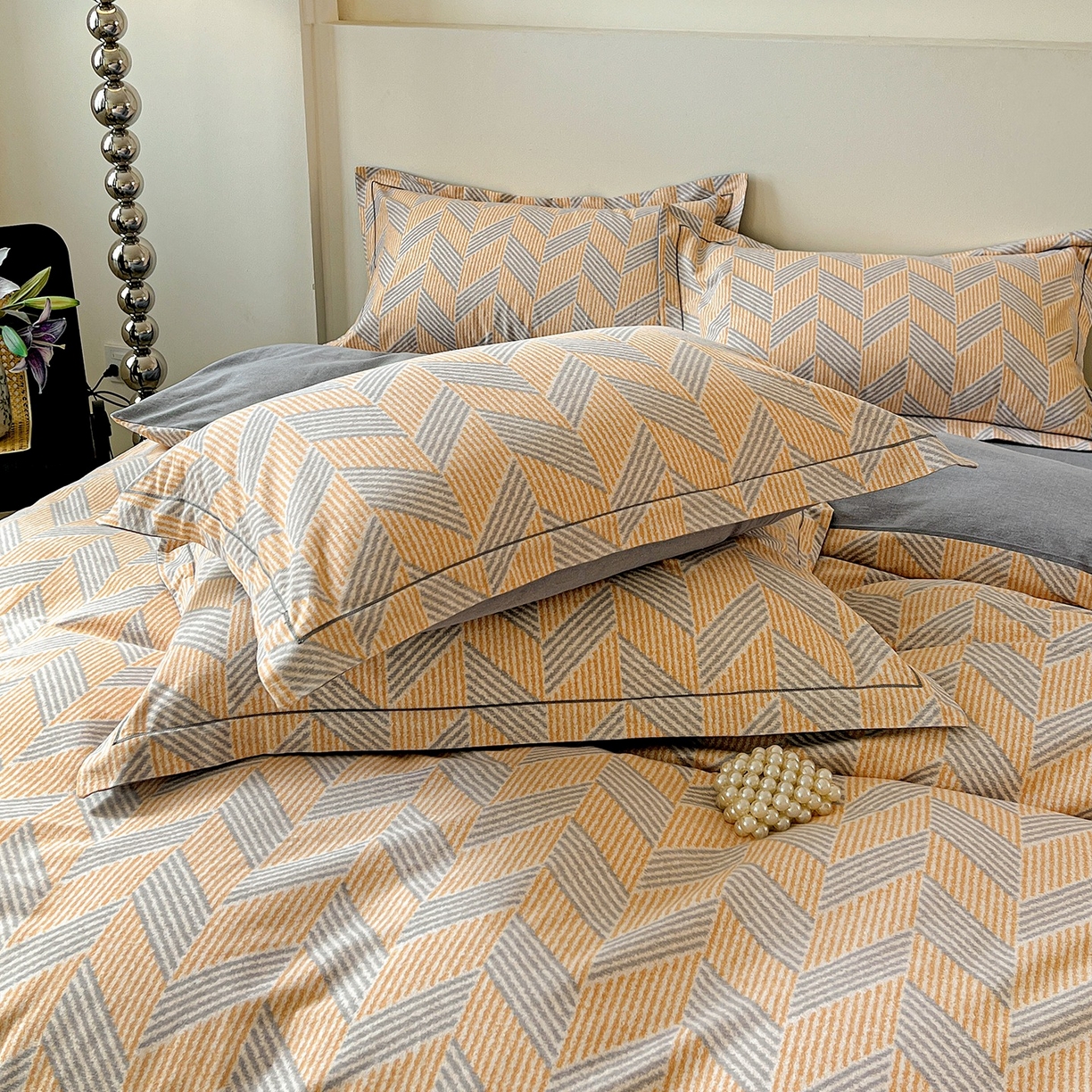 91家纺网 家纺一手货源 找家纺 亿梵家居 2026新款全棉纯棉磨毛四件套 施华洛-咖