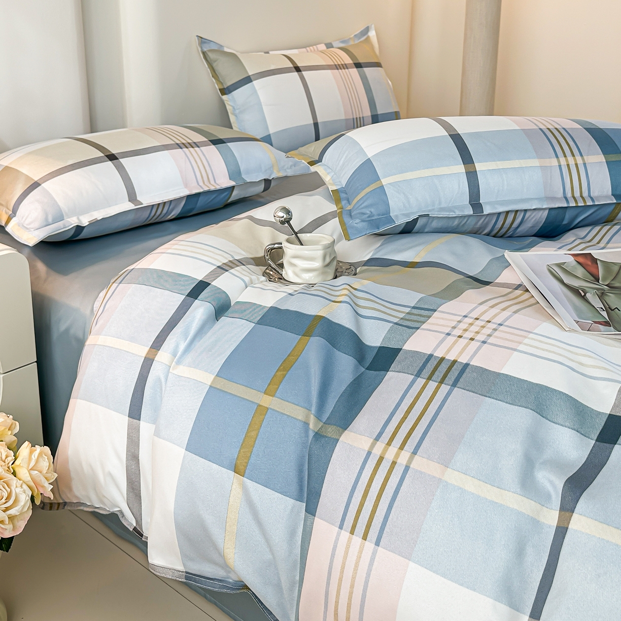 91家纺网 家纺一手货源 找家纺 楠沐家纺 2025年新款无印风学生印花四件套芦荟棉水洗棉 英伦蓝格