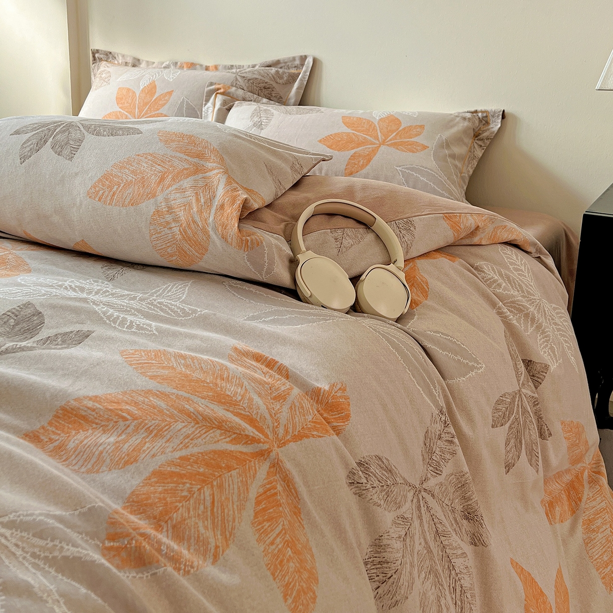 91家纺网 家纺一手货源 找家纺 亿梵家居 2026新款全棉纯棉磨毛四件套 香山红叶-咖