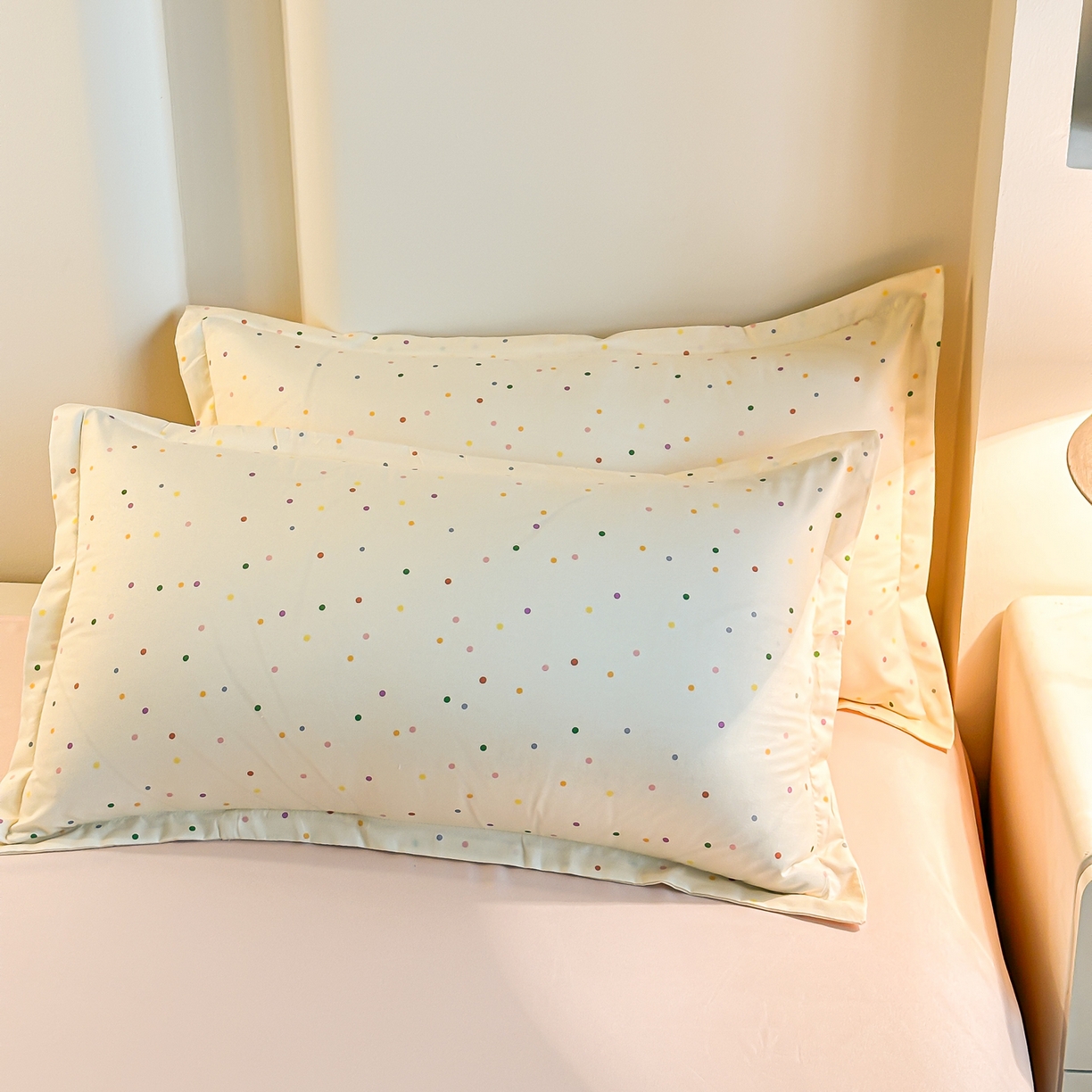 91家纺网 家纺一手货源 找家纺 楠沐家纺 2025年新款无印风学生印花四件套芦荟棉水洗棉 彩色波点