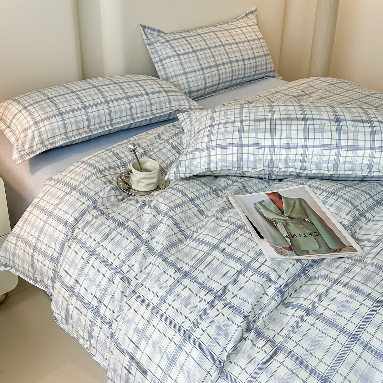 91家纺网 家纺一手货源 找家纺 楠沐家纺 2025年新款无印风学生印花四件套芦荟棉水洗棉 晴空蓝格