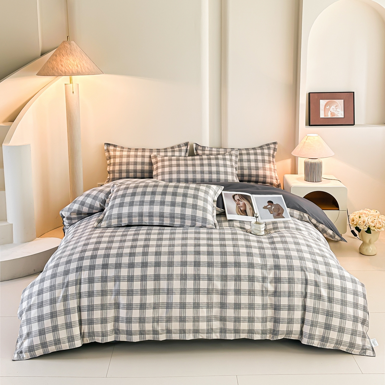 91家纺网 家纺一手货源 找家纺 楠沐家纺 2025年新款无印风学生印花四件套芦荟棉水洗棉 亚麻灰格