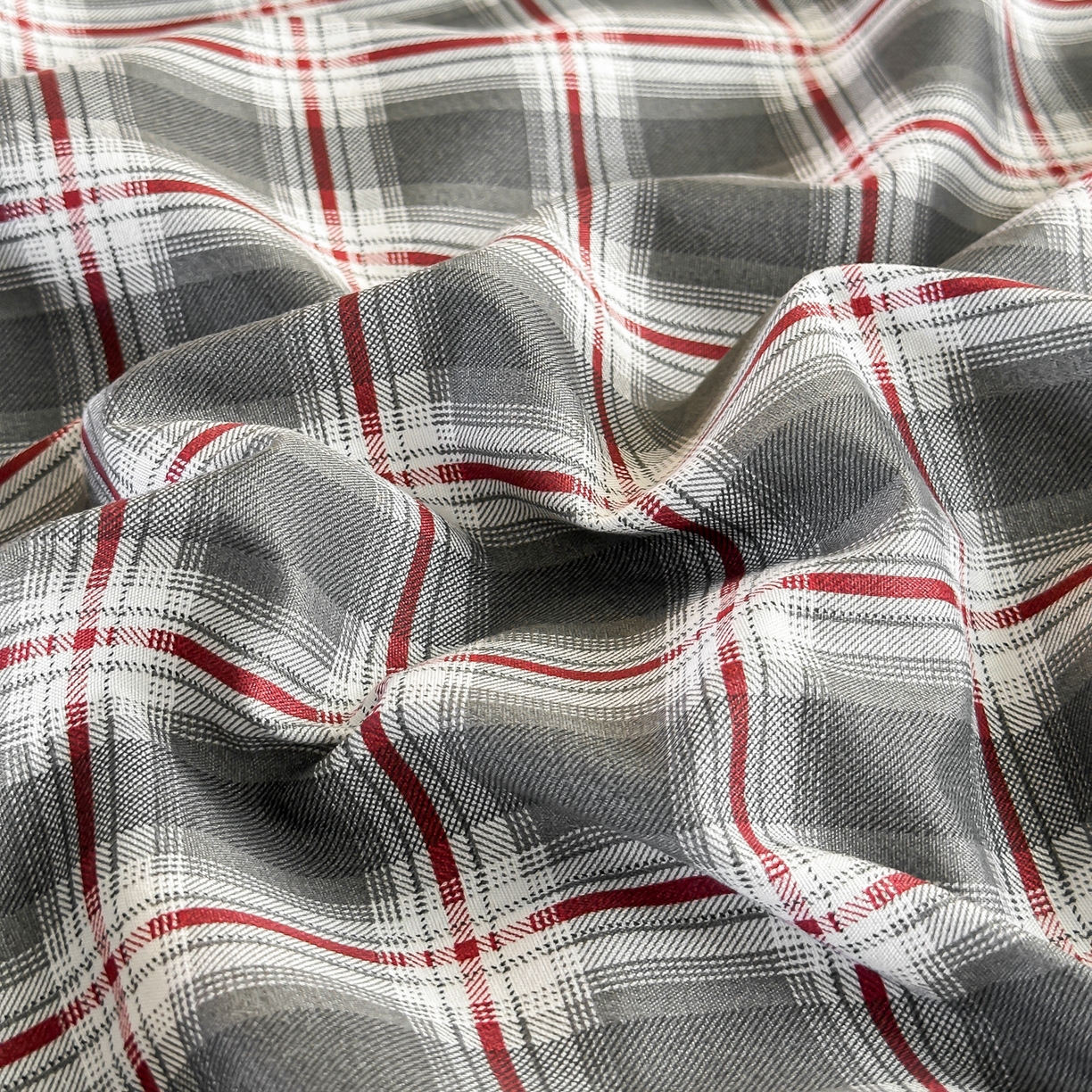 91家纺网 家纺一手货源 找家纺 楠沐家纺 2025年新款无印风学生印花四件套芦荟棉水洗棉 烟雾灰格