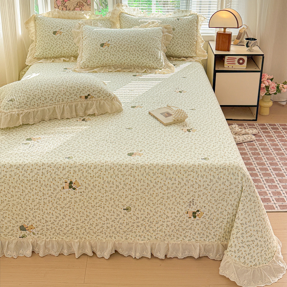 91家纺网 家纺一手货源 找家纺 亨通家纺 2026新款古法水洗棉花边夹棉床盖单床盖床盖单件 春天里