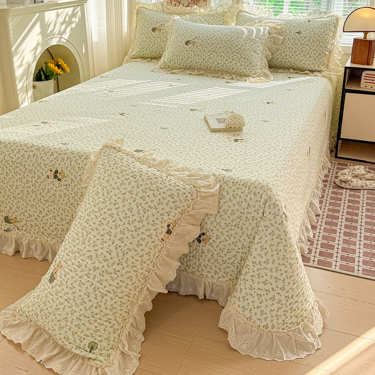 91家纺网 家纺一手货源 找家纺 亨通家纺 2026新款古法水洗棉花边夹棉床盖单床盖床盖单件 春天里