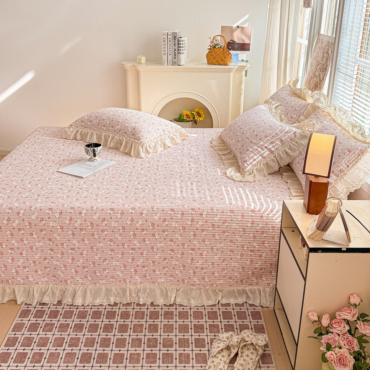 91家纺网 家纺一手货源 找家纺 亨通家纺 2026新款古法水洗棉花边夹棉床盖单床盖床盖单件 和风细雨