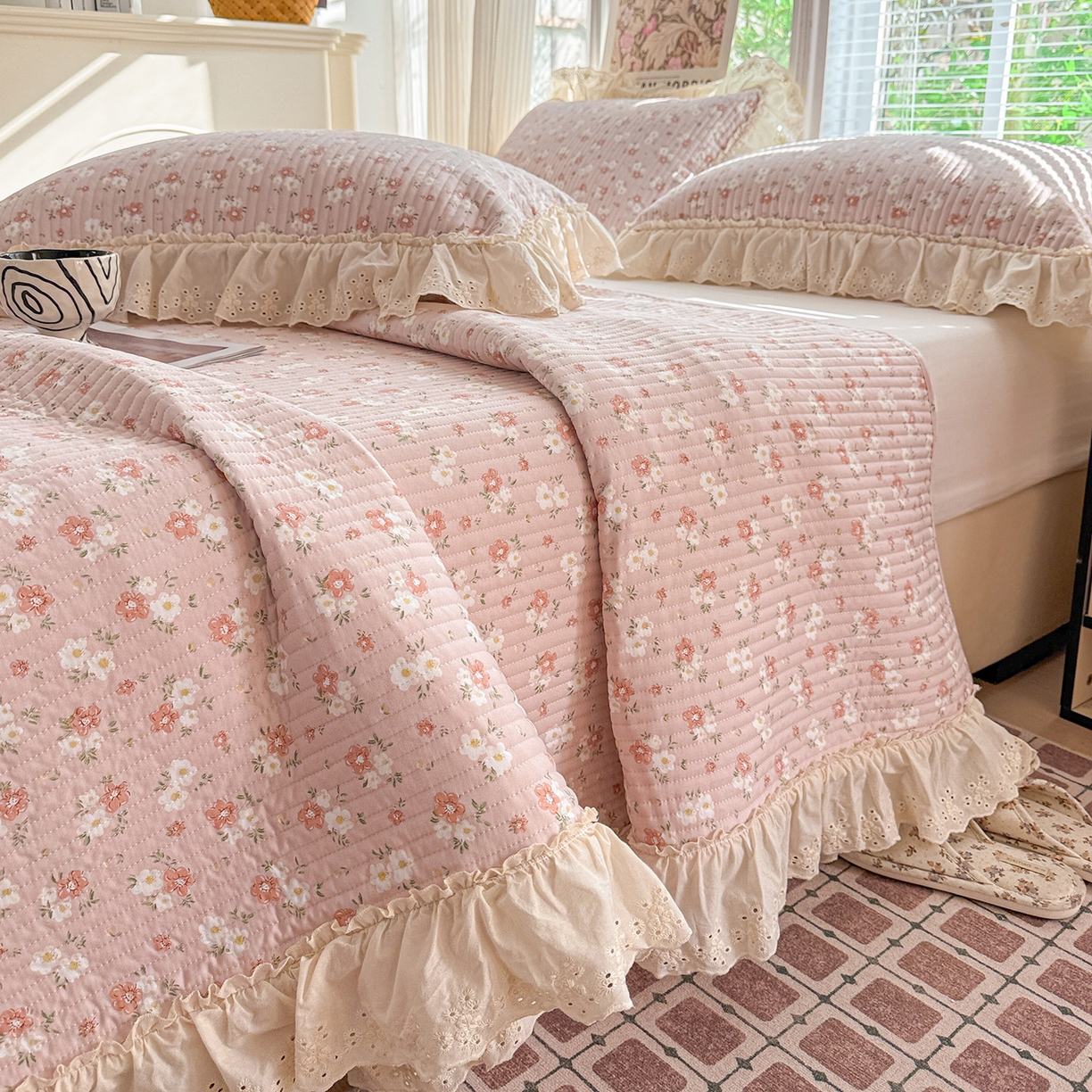 91家纺网 家纺一手货源 找家纺 亨通家纺 2026新款古法水洗棉花边夹棉床盖单床盖床盖单件 和风细雨