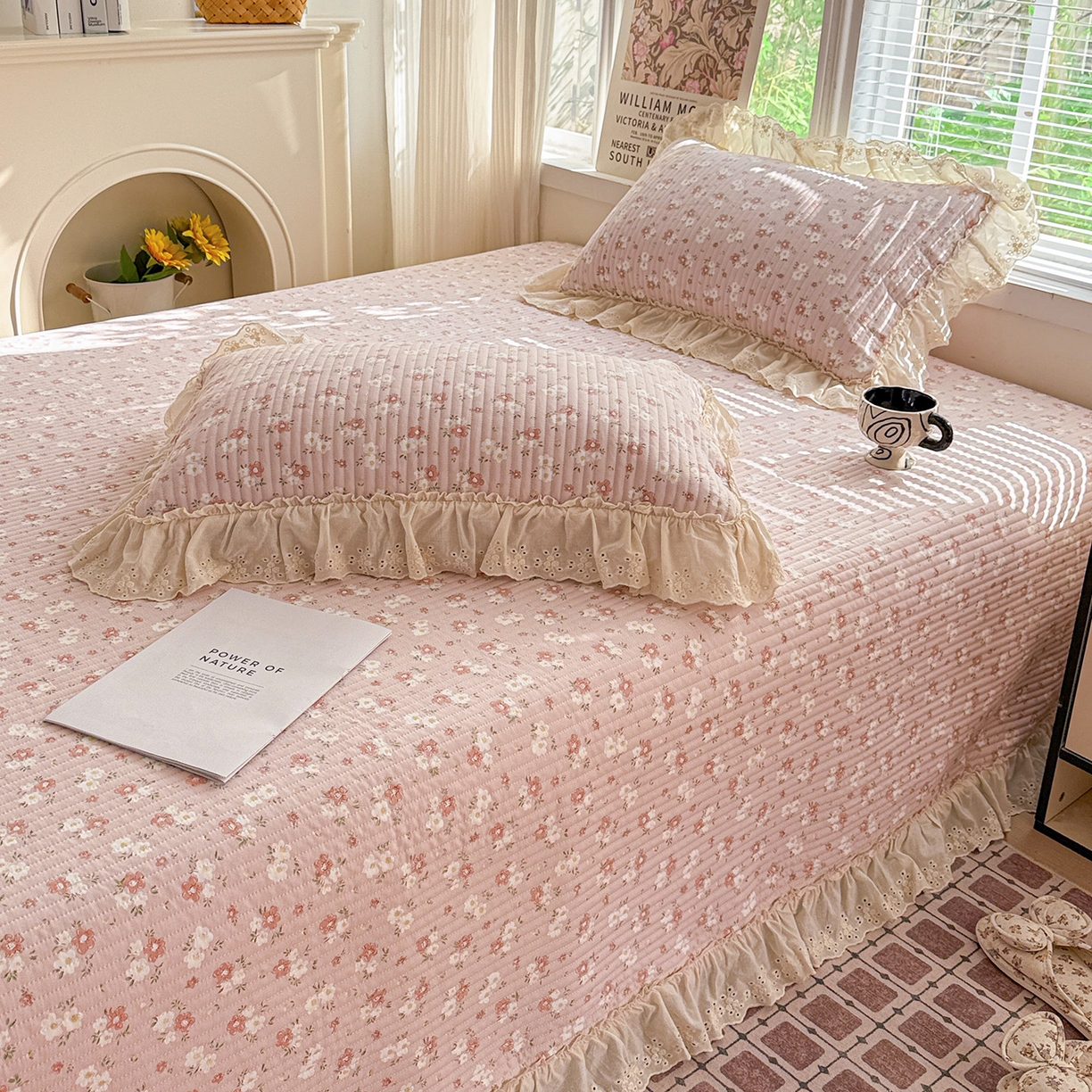 91家纺网 家纺一手货源 找家纺 亨通家纺 2026新款古法水洗棉花边夹棉床盖单床盖床盖单件 和风细雨