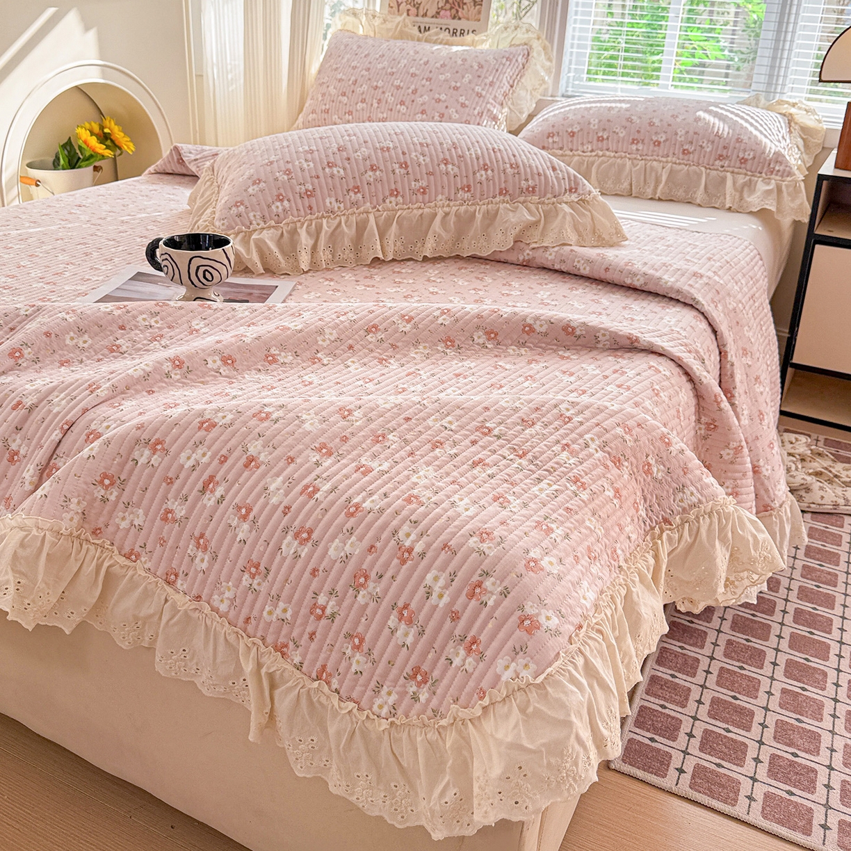 91家纺网 家纺一手货源 找家纺 亨通家纺 2026新款古法水洗棉花边夹棉床盖单床盖床盖单件 和风细雨