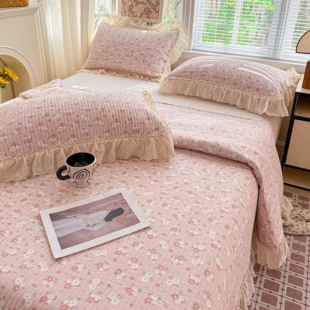 91家纺网 家纺一手货源 找家纺 亨通家纺 2026新款古法水洗棉花边夹棉床盖单床盖床盖单件 和风细雨