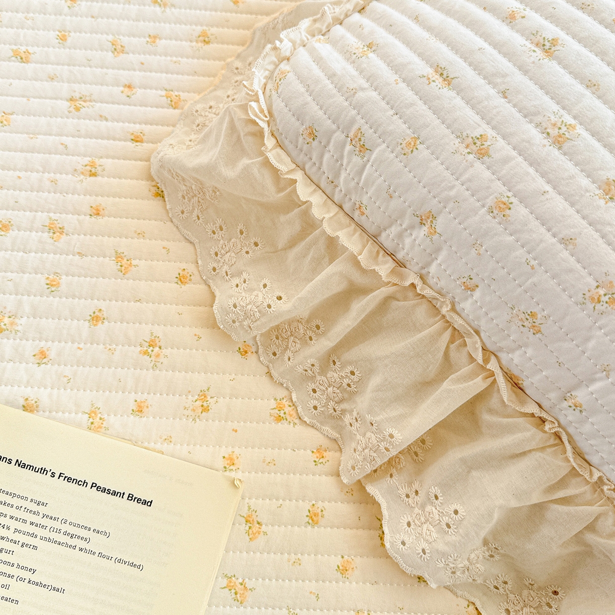 91家纺网 家纺一手货源 找家纺 亨通家纺 2026新款古法水洗棉花边夹棉床盖单床盖床盖单件 花田与夏