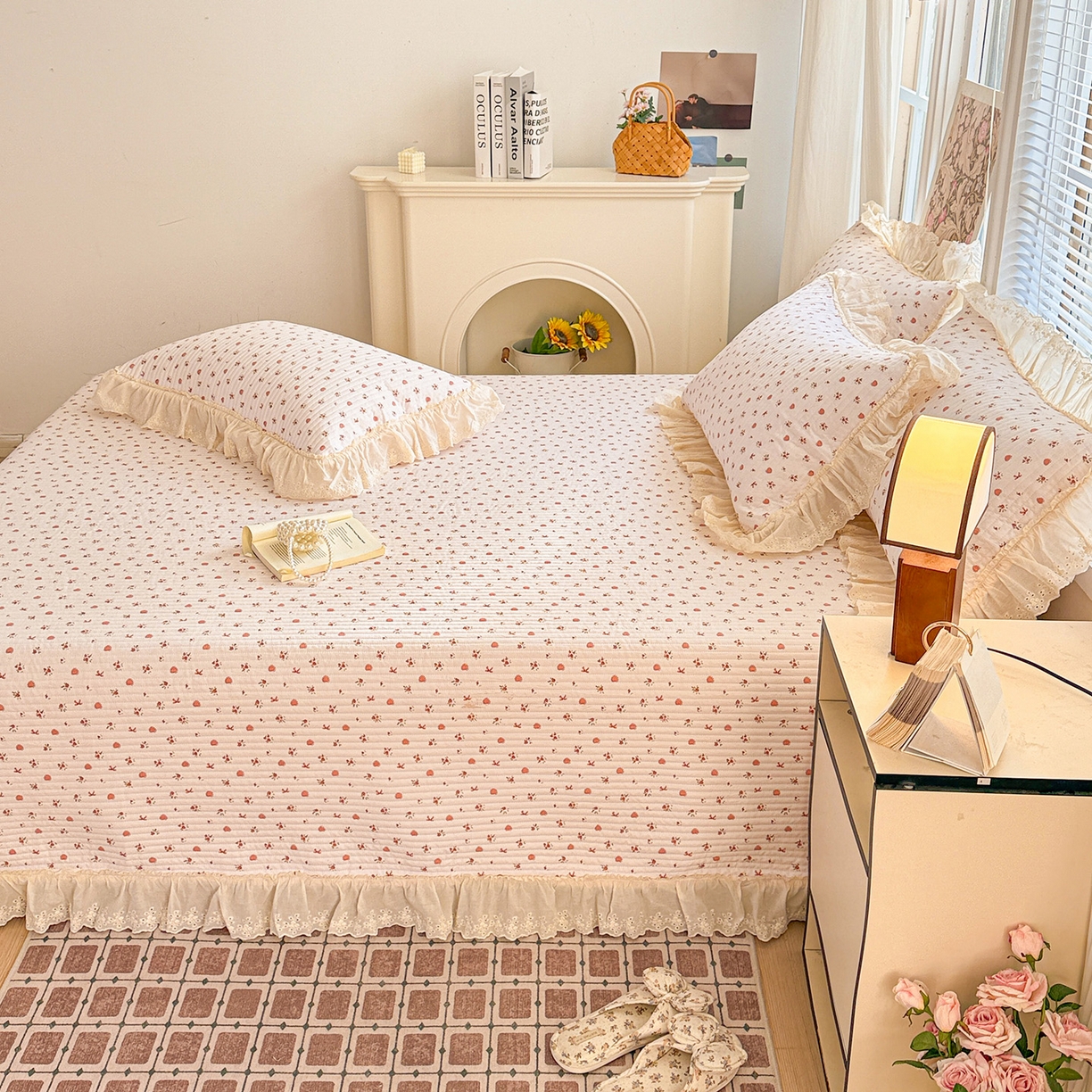 91家纺网 家纺一手货源 找家纺 亨通家纺 2026新款古法水洗棉花边夹棉床盖单床盖床盖单件 少女茶会红