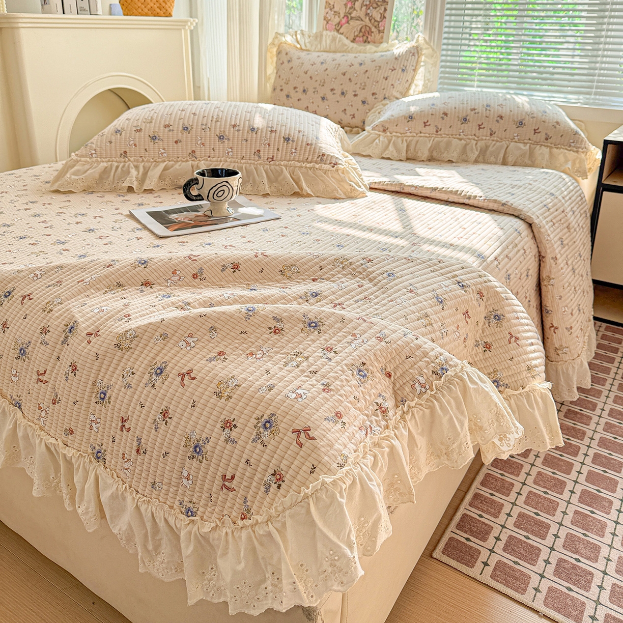 91家纺网 家纺一手货源 找家纺 亨通家纺 2026新款古法水洗棉花边夹棉床盖单床盖床盖单件 甜豆女孩