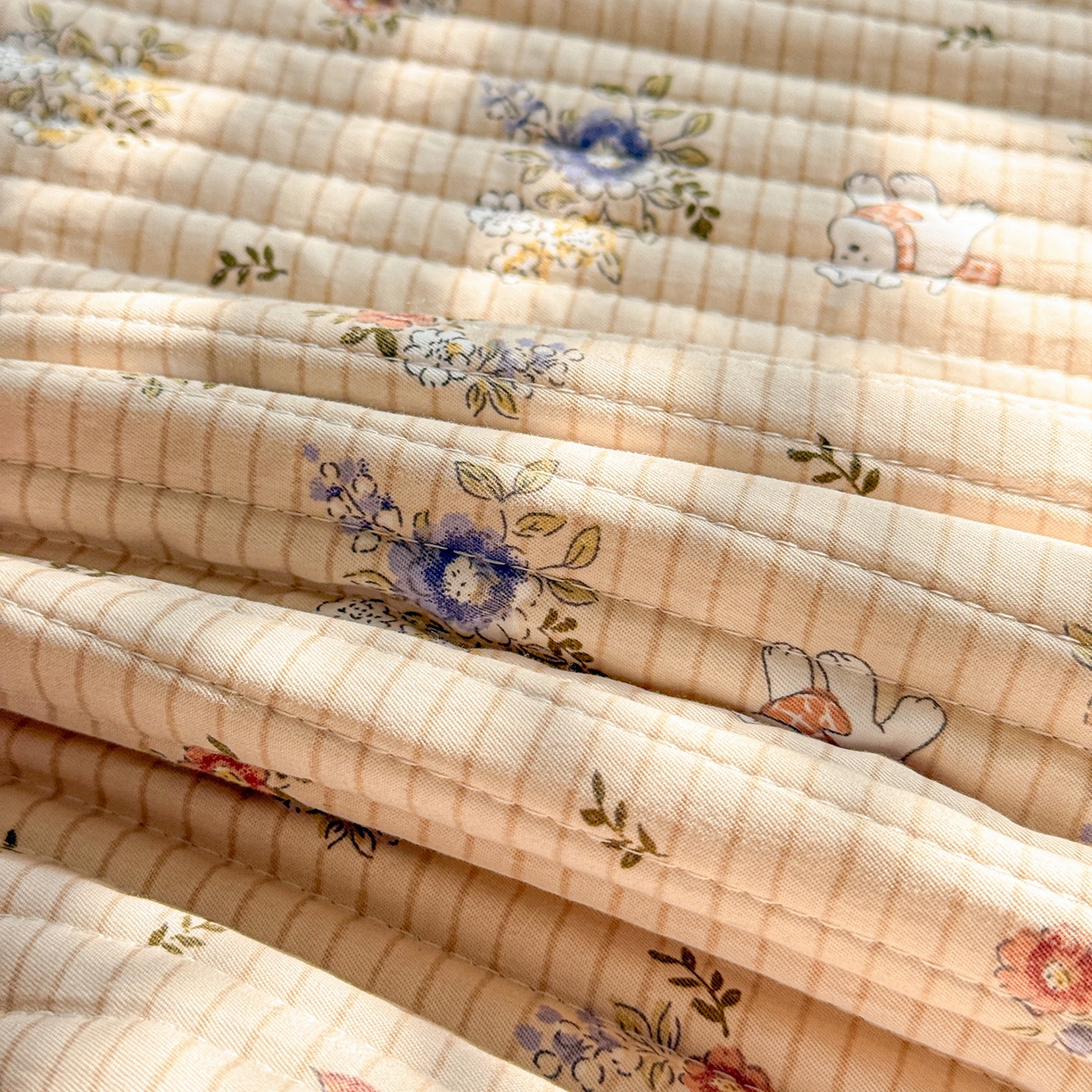 91家纺网 家纺一手货源 找家纺 亨通家纺 2026新款古法水洗棉花边夹棉床盖单床盖床盖单件 甜豆女孩