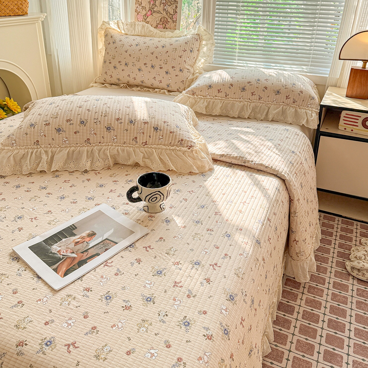 91家纺网 家纺一手货源 找家纺 亨通家纺 2026新款古法水洗棉花边夹棉床盖单床盖床盖单件 甜豆女孩