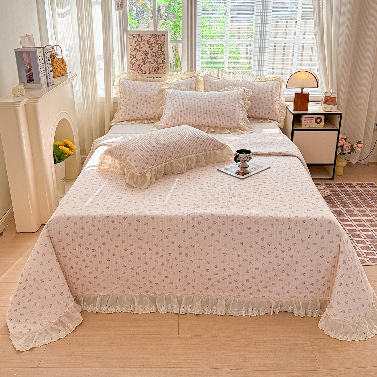 91家纺网 家纺一手货源 找家纺 亨通家纺 2026新款古法水洗棉花边夹棉床盖单床盖床盖单件 小苍兰