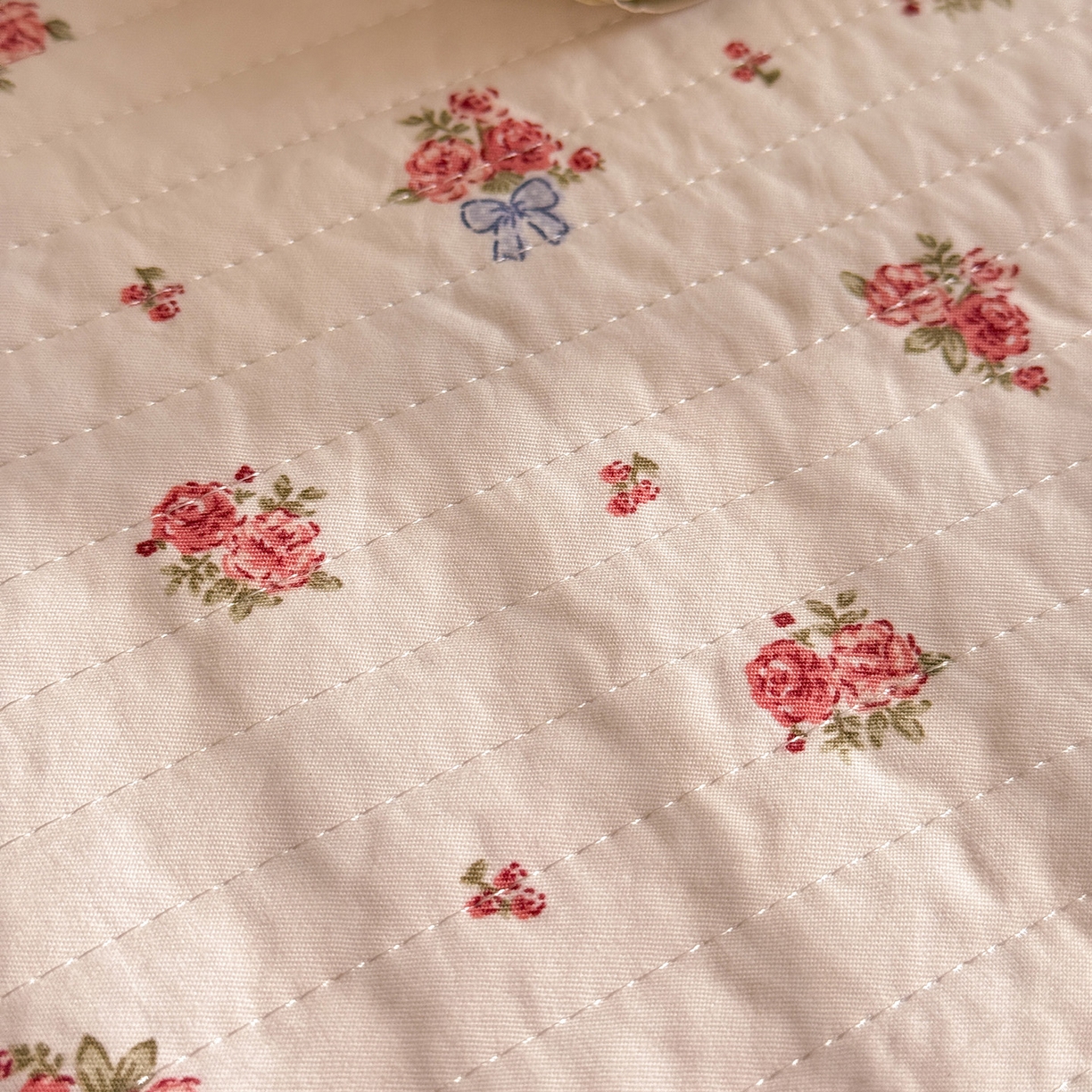 91家纺网 家纺一手货源 找家纺 亨通家纺 2026新款古法水洗棉花边夹棉床盖单床盖床盖单件 瑶花知