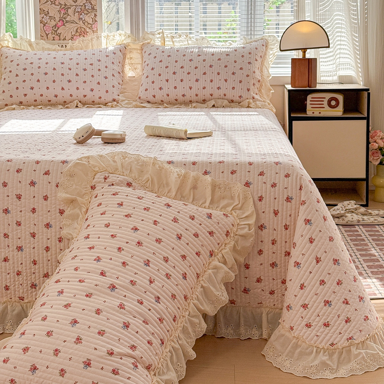 91家纺网 家纺一手货源 找家纺 亨通家纺 2026新款古法水洗棉花边夹棉床盖单床盖床盖单件 瑶花知