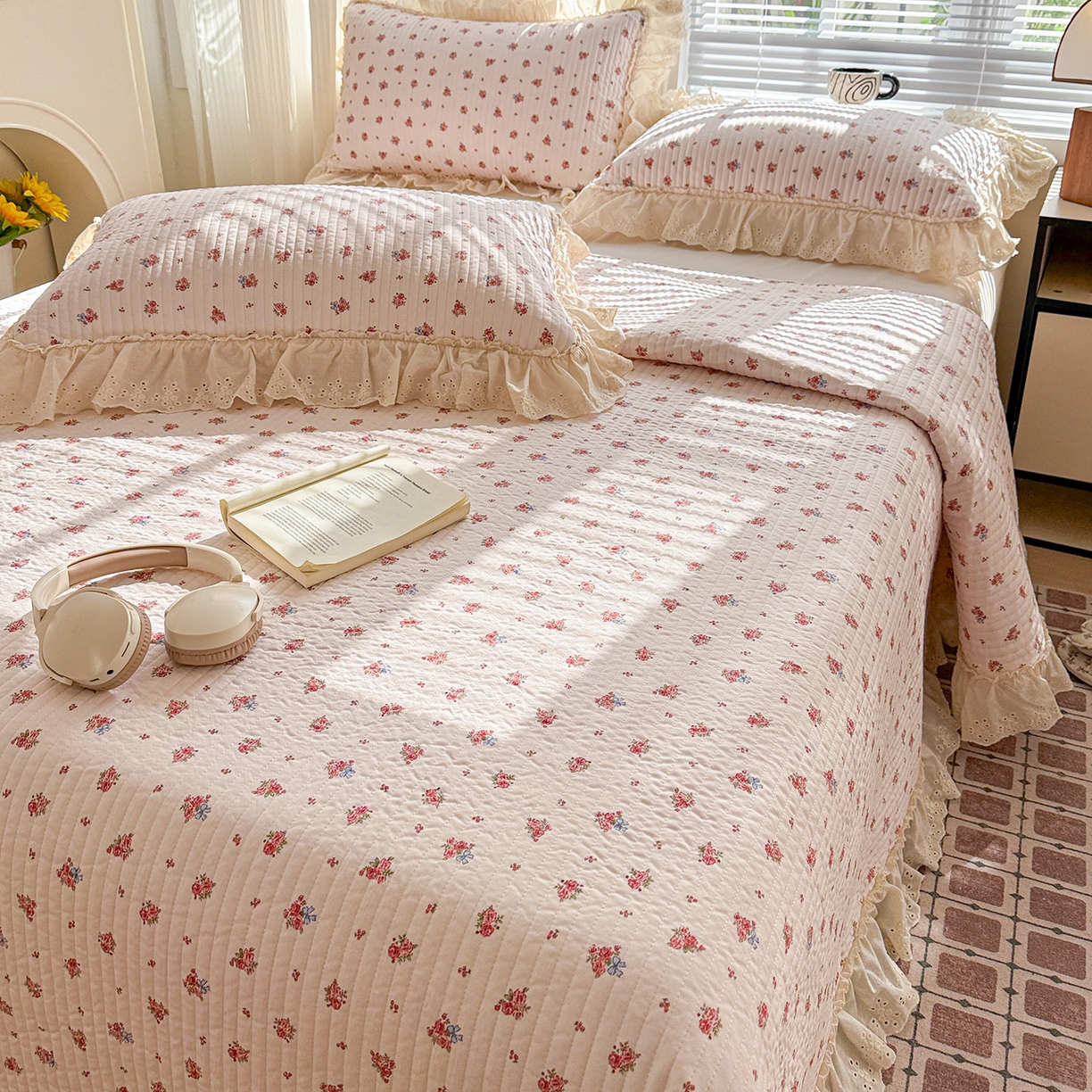 91家纺网 家纺一手货源 找家纺 亨通家纺 2026新款古法水洗棉花边夹棉床盖单床盖床盖单件 瑶花知