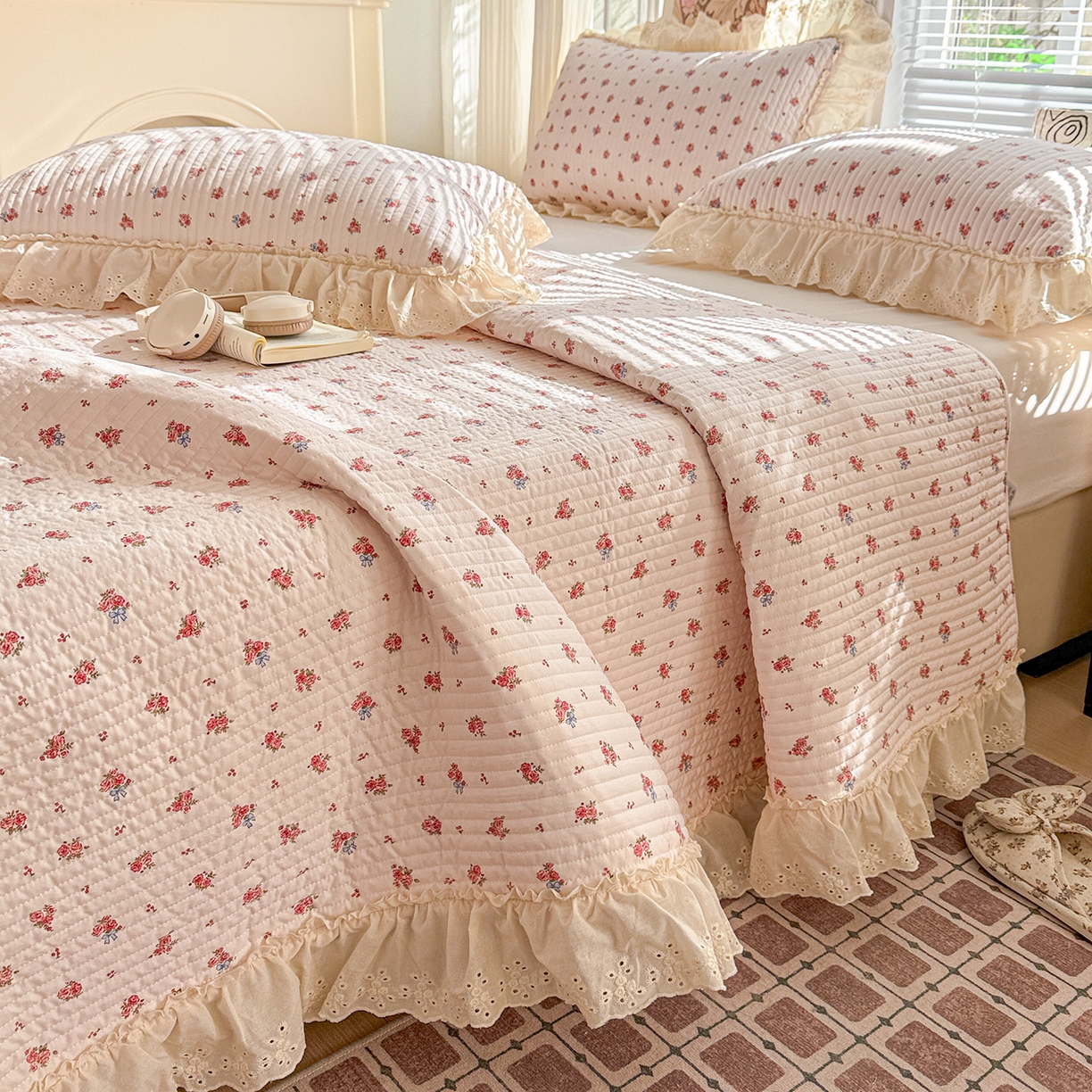 91家纺网 家纺一手货源 找家纺 亨通家纺 2026新款古法水洗棉花边夹棉床盖单床盖床盖单件 瑶花知