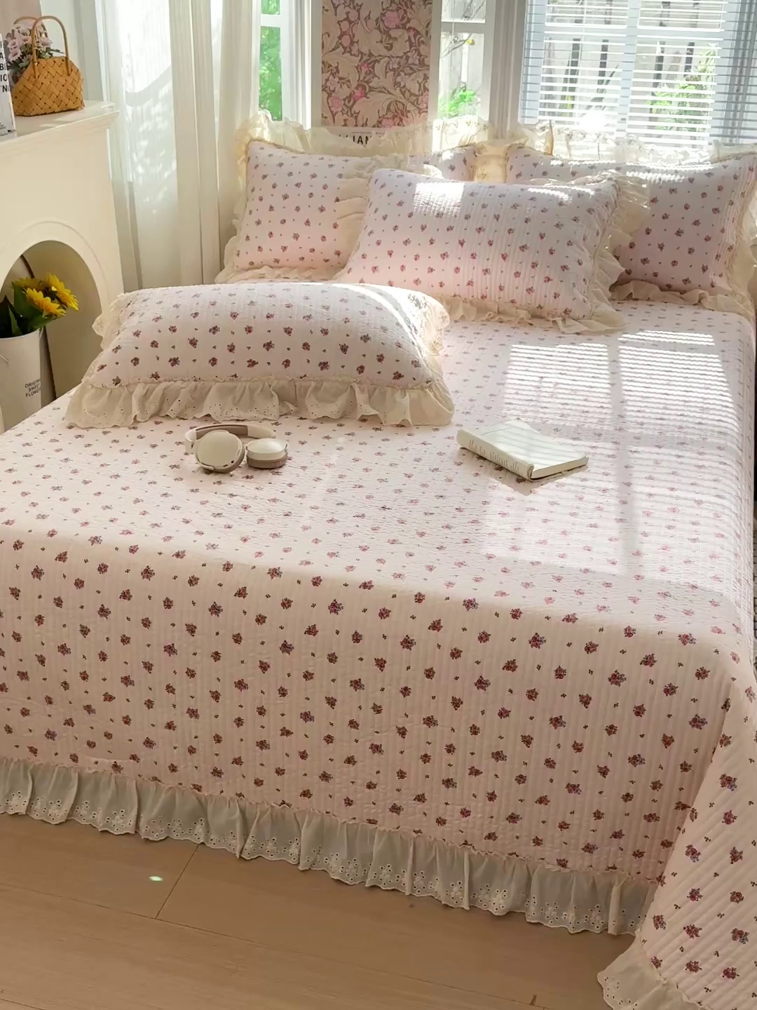 91家纺网 家纺一手货源 找家纺 亨通家纺 2026新款古法水洗棉花边夹棉床盖单床盖床盖单件 瑶花知