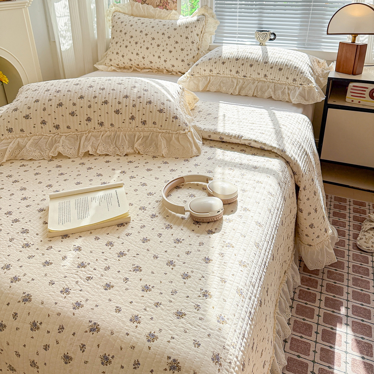 91家纺网 家纺一手货源 找家纺 亨通家纺 2026新款古法水洗棉花边夹棉床盖单床盖床盖单件 珍妮