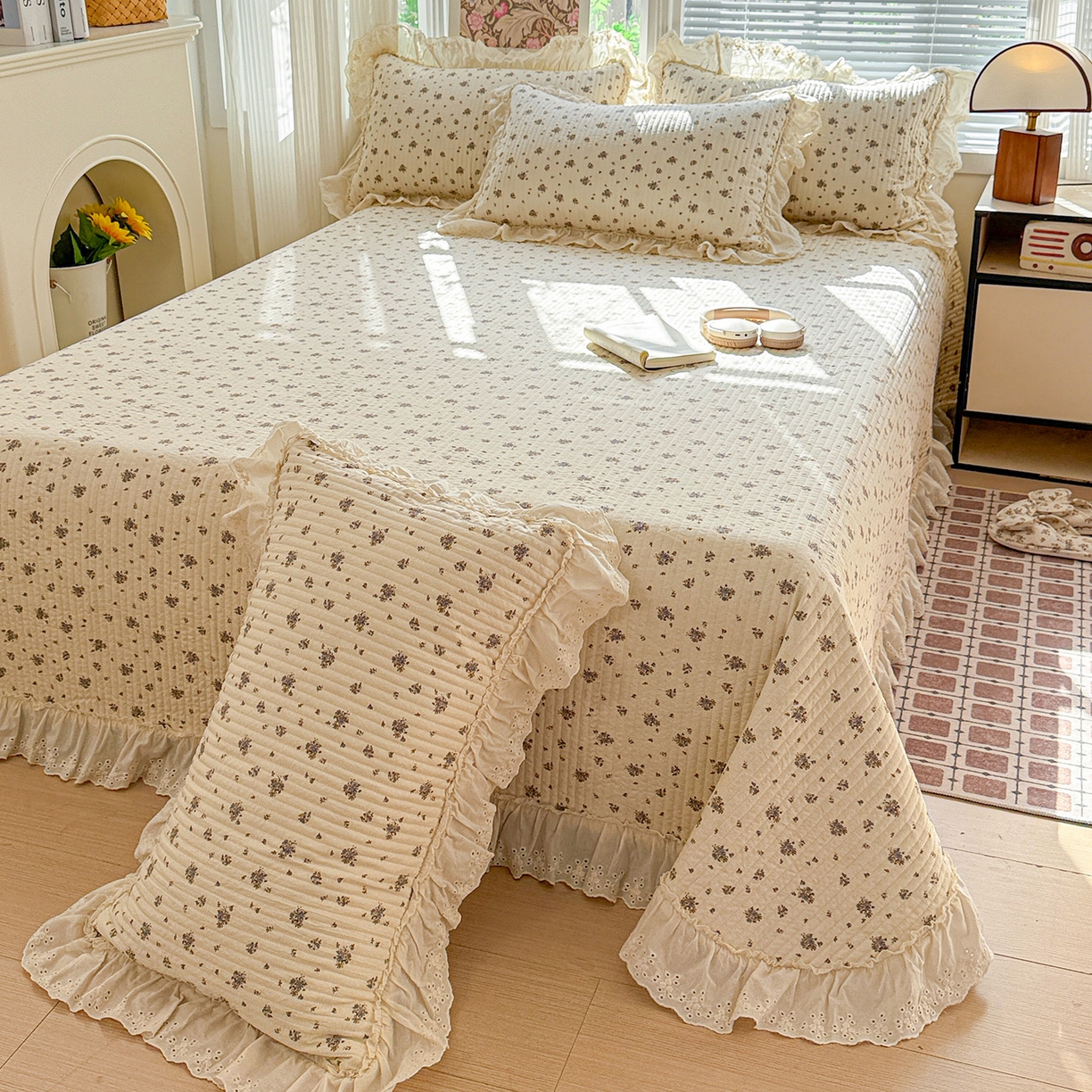 91家纺网 家纺一手货源 找家纺 亨通家纺 2026新款古法水洗棉花边夹棉床盖单床盖床盖单件 珍妮