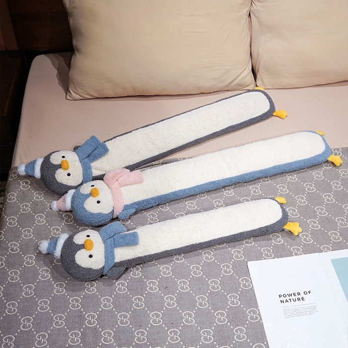 91家纺网 家纺一手货源 找家纺 仟亿莱 2025新款108企鹅云朵绒注水长条热水袋抱枕 组合图